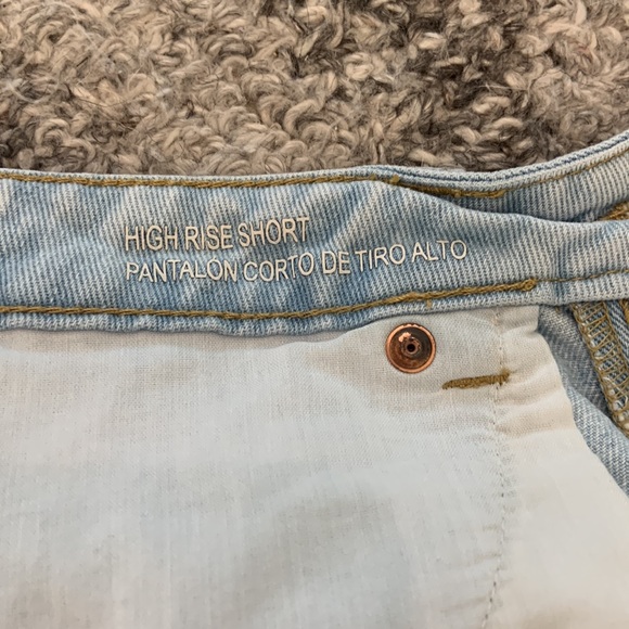 Cute Light Blue Jean Shorts Size 6 — frayed bottoms - Picture 6 of 6